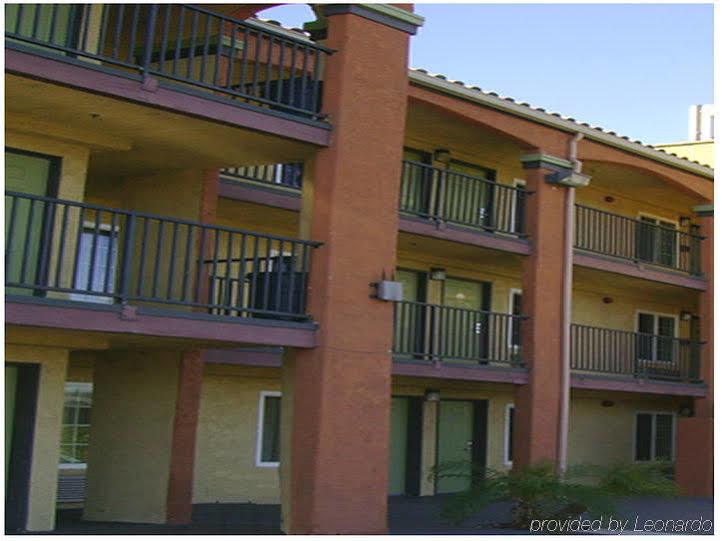 Hotel Corona Ca - Hwy 91 Exterior photo